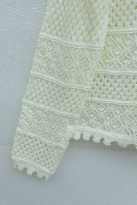 Çiçek Nakışlı Ajurlu Desenli Triko Kazak -Beyaz-Kazak-109-1229-R02