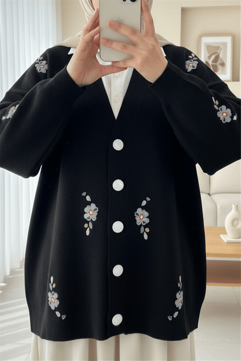 Çiçek Nakışlı Parlak Düğmeli Triko Hırka -Siyah-Hırka-357-6248-R01
