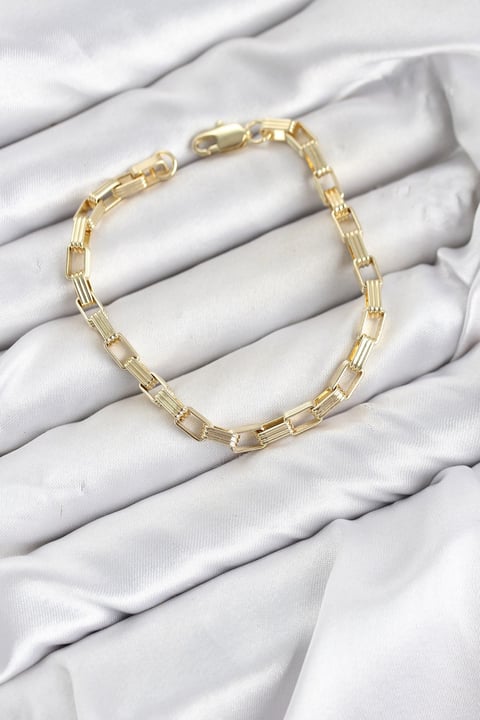 CM Kare Halka Model Gold Renk Pirinç Kadın Bileklik