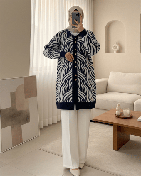 Hırka-Düğmeli Zebra Desen Sakallı Triko Hırka -Laci-280-3286-R03