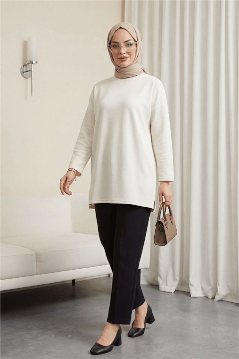 Eteği Kalp Detaylı Yırtmaçlı Salaş Penye Tunik  -Ekru-Tunik-253-13074-R07