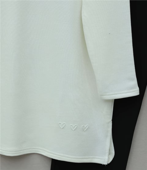 Eteği Kalp Detaylı Yırtmaçlı Salaş Penye Tunik  -Ekru-Tunik-253-13074-R07