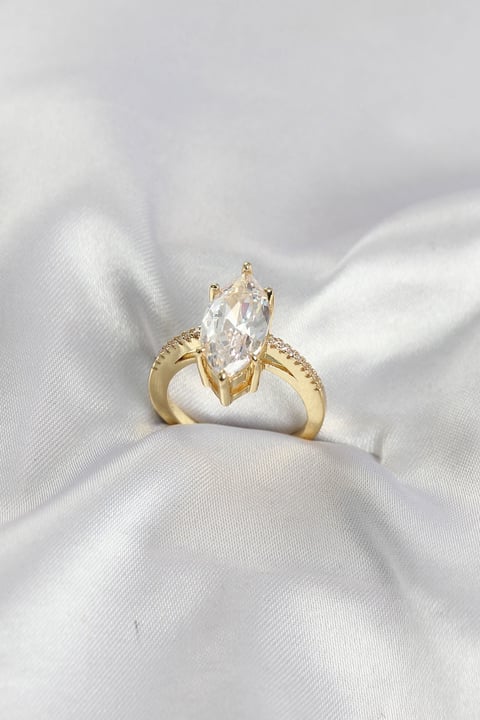 Gold Renk Pirinç Markiz Kesim Zirkon Taşlı Kadın Yüzük
