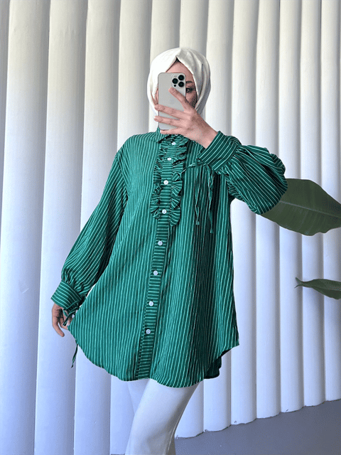 Kolu Bağcıklı Önü Fırfırlı Çizgili Gömlek Tunik -Zümrüt-Fırfırlı Tunik-347-3333-R17