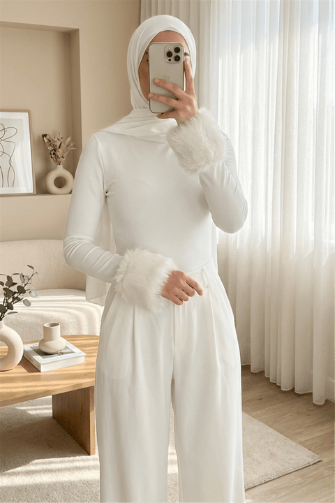 Kolu Kürklü Yarım Boğazlı Çıtçıtlı Zıbın Bluz -Beyaz-Bluz-253-13103-R02