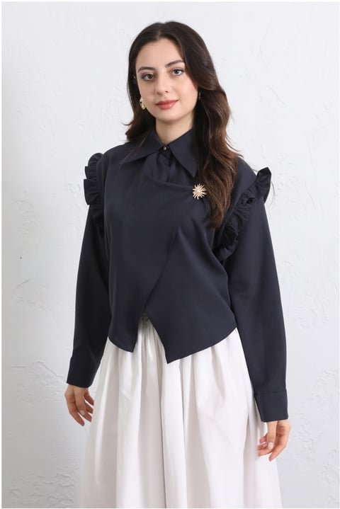 Omuzu Fırfırlı Önü Çapraz Çift Katlı Broş Detaylı Krep Bluz -Laci-Bluz-307-0070-R03
