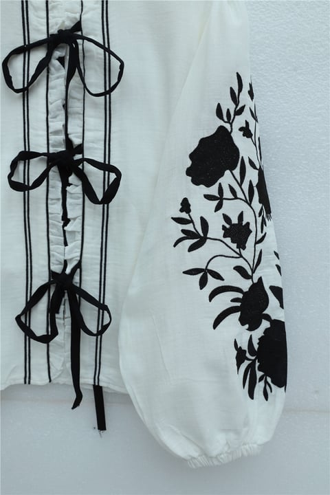 Önü Bağcıklı Nakış Detaylı Balon Kol Bluz -Beyaz-Bluz-364-6269-R02