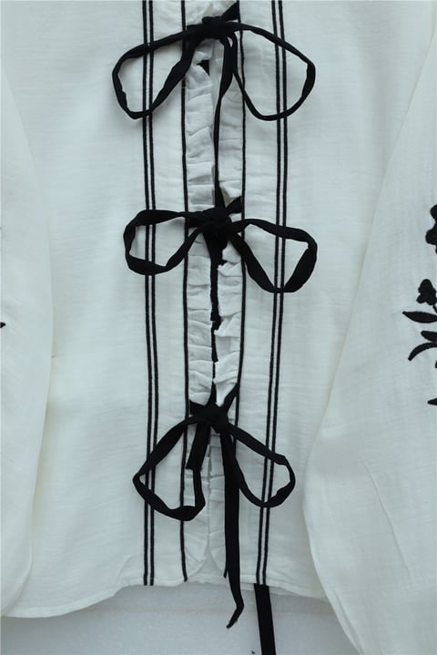 Önü Bağcıklı Nakış Detaylı Balon Kol Bluz -Beyaz-Bluz-364-6269-R02