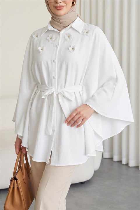 Önü Çiçek Detaylı Beli Bağcıklı Düğmeli Panço  -Beyaz-Tunik-398-1048-R02