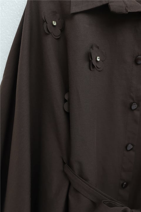 Önü Çiçek Detaylı Beli Bağcıklı Düğmeli Panço   -Kahve-Tunik-398-1048-R15