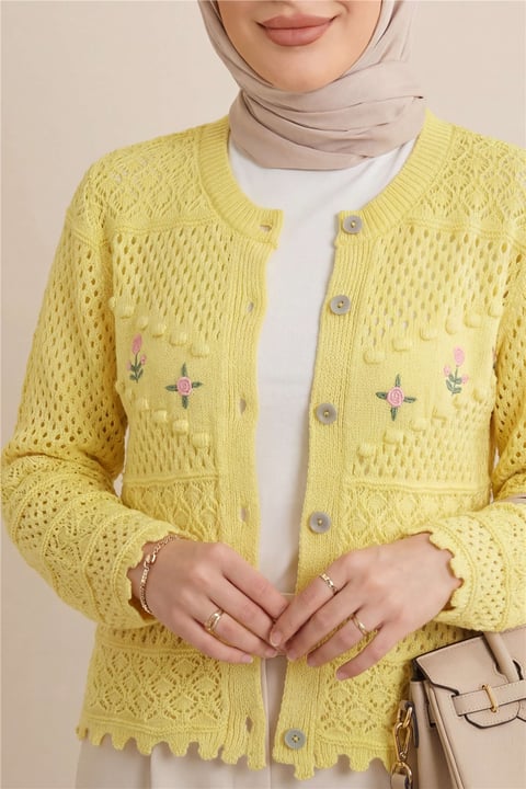 Önü Çiçek Nakışlı Ponponlu Düğmeli Triko Hırka   -Sarı-Hırka-109-0989-R22