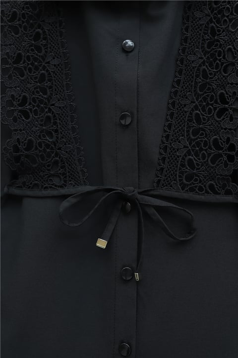 Önü Dantelli Bağlama Detaylı Düğmeli Poplin Gömlek -Siyah-Gömlek-398-11062-R01