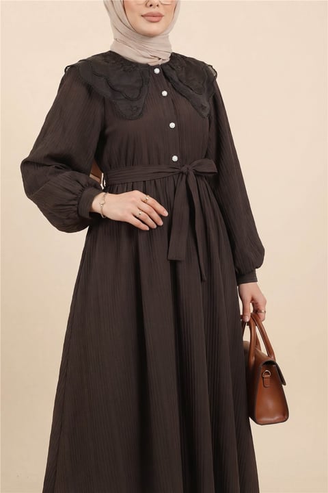 Organze Bebe Yaka Taş Düğmeli Krinkıl Elbise -K. Kahve-Elbise-353-265-R54