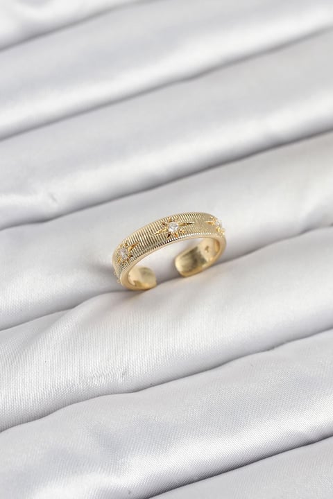 Pirinç Gold Renk Zirkon Taşlı Kutup Yıldızı Model Kadın Yüzük