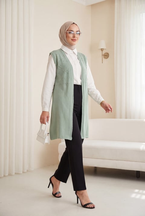 Ponpon Detaylı Ajurlu Triko Yelek -Mint