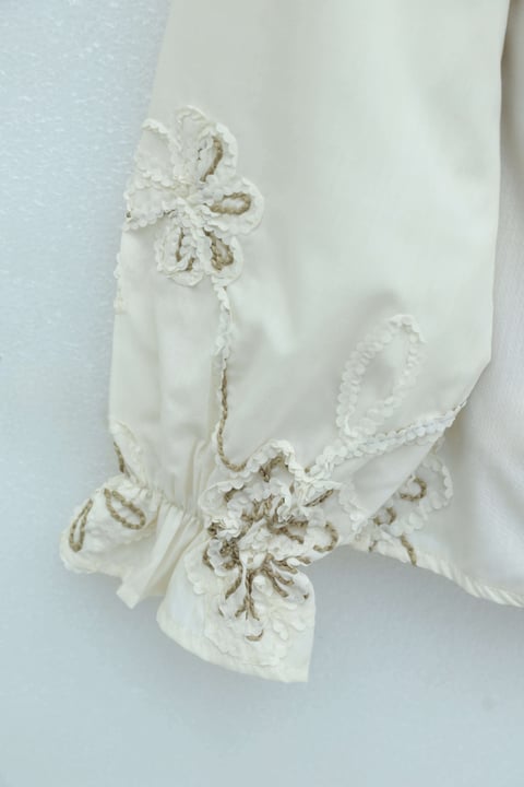 Püskül Detaylı Çiçek Nakışlı Uzun Kollu Bluz -Krem-Bluz-364-6060-R28