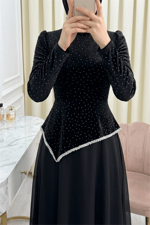 Üstü Asimetrik Kesim Taş Detaylı Eteği Şifon Elbise -Siyah-Elbise-316-4824-R01