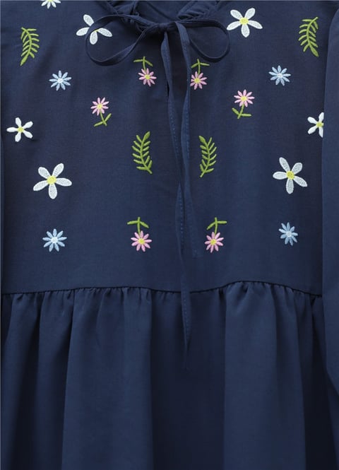 V Yaka Bağlamalı Yakası Fırfırlı Çiçek Nakışlı Poplin Tunik -Laci-Tunik-349-8051-R03