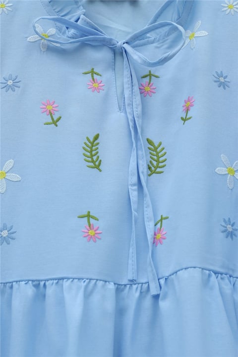 V Yaka Bağlamalı Yakası Fırfırlı Çiçek Nakışlı Poplin Tunik -Bebe Mavi-Tunik-349-8051-R32