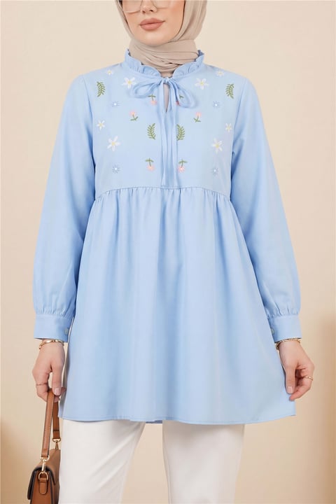 V Yaka Bağlamalı Yakası Fırfırlı Çiçek Nakışlı Poplin Tunik -Bebe Mavi-Tunik-349-8051-R32
