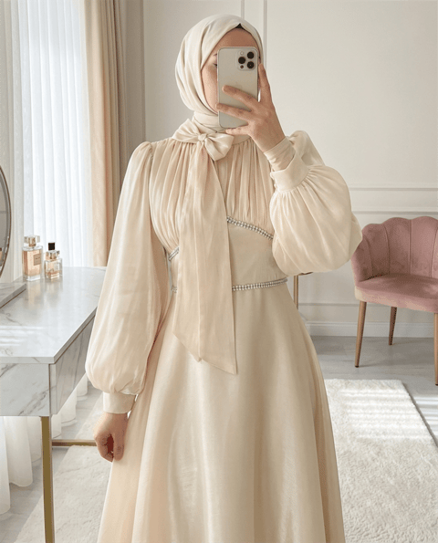 Yakası Fiyonklu Beli Taş Detaylı Balon Kol Abiye -Bej-Abiye-316-4778-R56