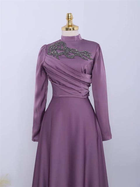Yakası Taşlı Önü Drapeli  Abiye -Lila-Saten Abiye-337-6703-R42