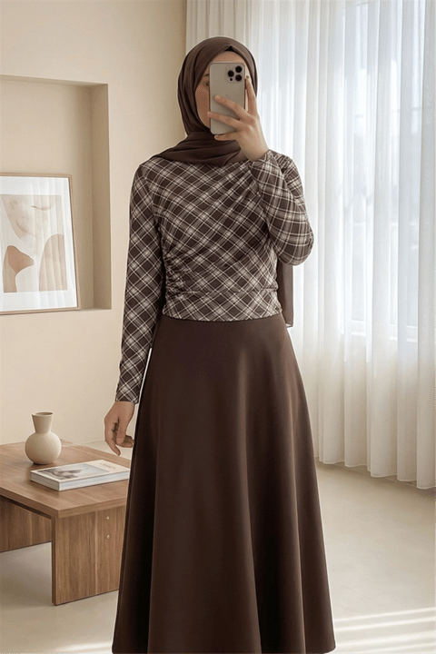Yanı Büzgülü Ekose Desenli Bluz -Kahve-Bluz-246-2808-R15