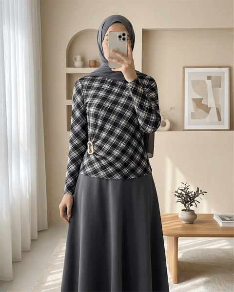 Yanı Tokalı Ekose Desenli Bluz -Siyah-Bluz-246-2821-R01