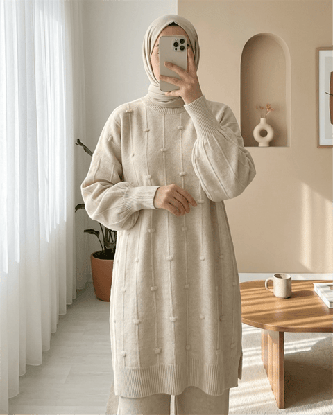 Yanı Yırtmaçlı Ponponlu Yumoş Triko Kazak  -Krem-Kazak-295-4513-R28