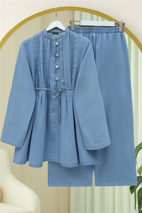 Yarım Düğmeli Önü Pliseli Beli Bağlamalı Pantolonlu Kot Takım  -Açık Mavi-Takım-349-202507-R25
