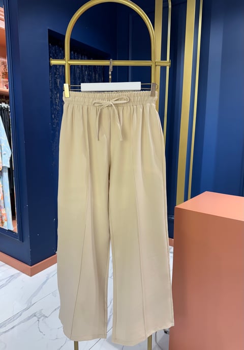 Önü Dikişli Bol Paça Pantolon Bej