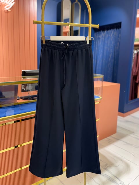 Önü Dikişli Bol Paça Pantolon Lacivert