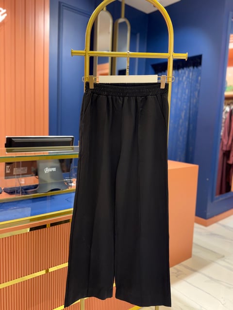 Önü Dikişli Krep Pantolon Siyah