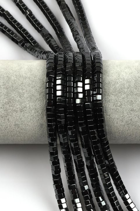 Hematit Dizi 3 x 6 mm Civata Kesim