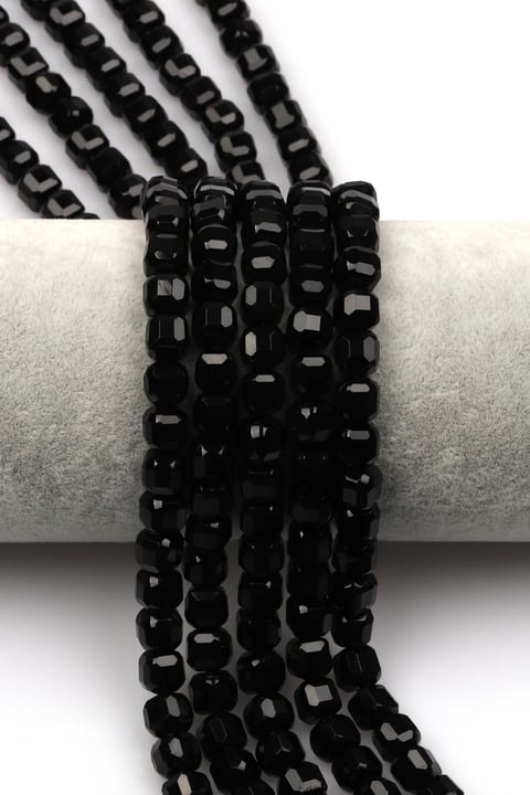 Oniks Doğal Taş Dizi 6 x 7 mm Küp Kesim