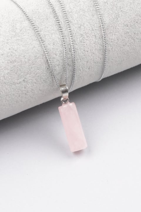 Pembe Kuvars Doğal Taş Silindir Kesim Kolye