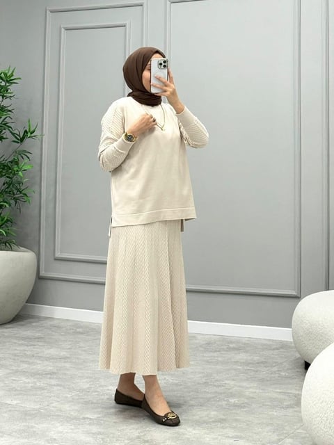 LARİN ETEKLİ TAKIM