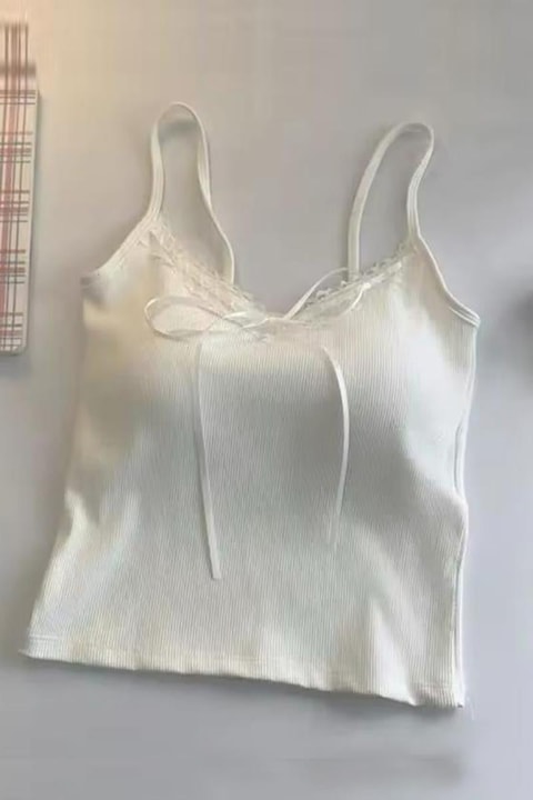 Ekru Lolita Kurdeleli Dantel Detaylı Askılı Crop