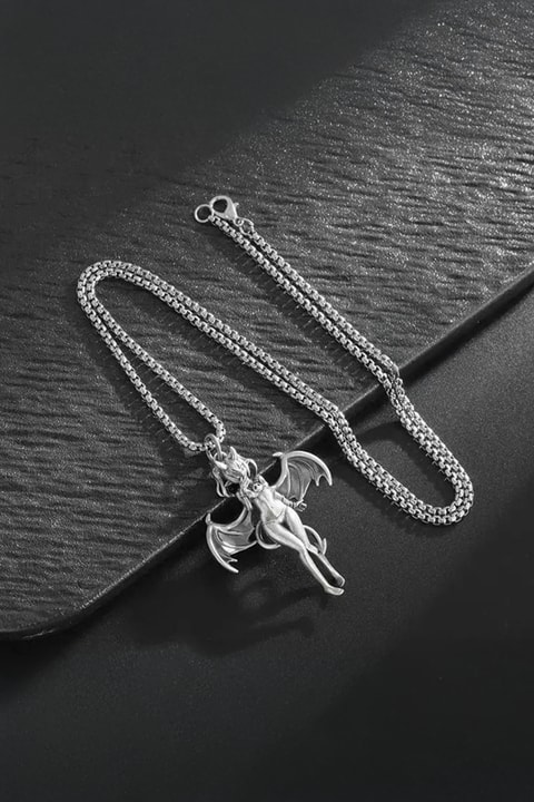 Silver Gotik Succubus Demon Kolye