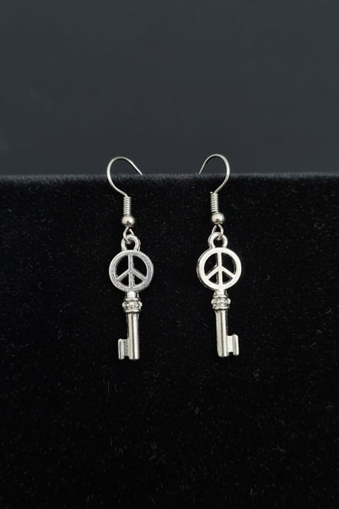 Silver Peace Key küpe