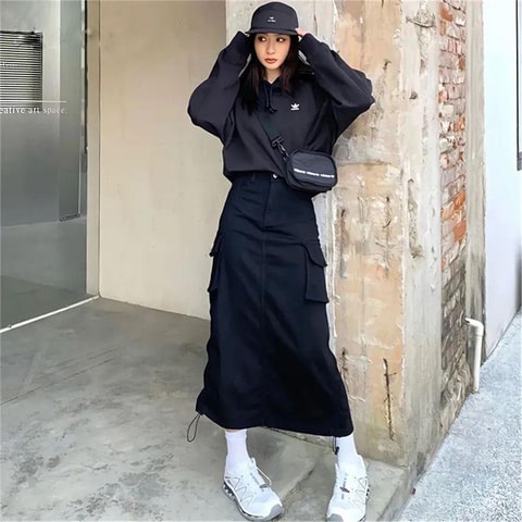 Siyah Kalın Kumaş Lastik Detay Cepli Uzun Etek