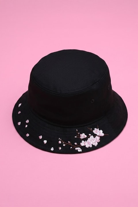 Siyah Sakura Nakış Bucket Şapka
