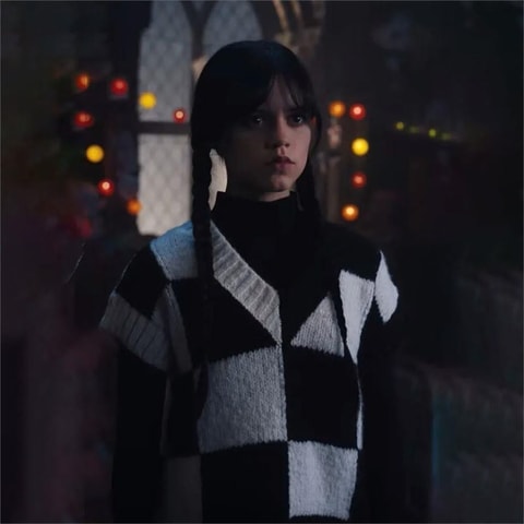 Wednesday Addams Damalı Oversize V Yaka Süveter