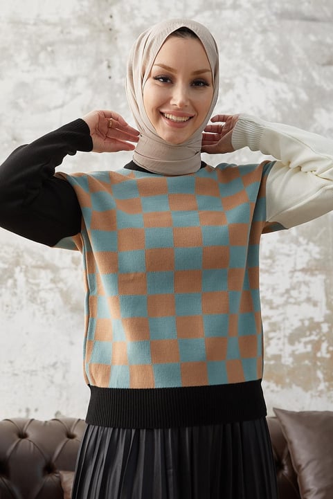 Monsa Square Checkered Knit Sweater in Mint and Camel