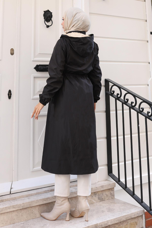 Yazı Detaylı Kapşonlu Mont Siyah 15900