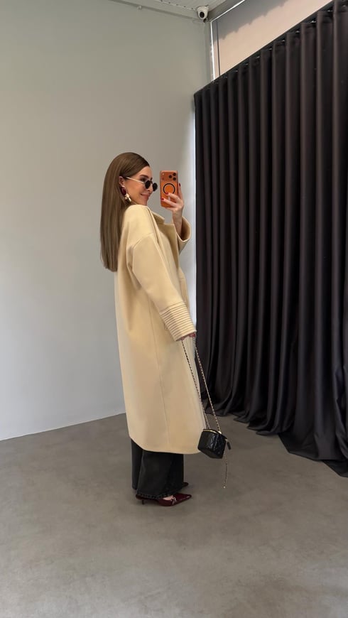 Kol Manşetli Oversize Kaban Krem