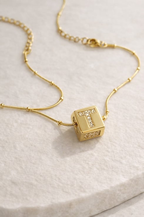 Küp Harf Kolye Gold T