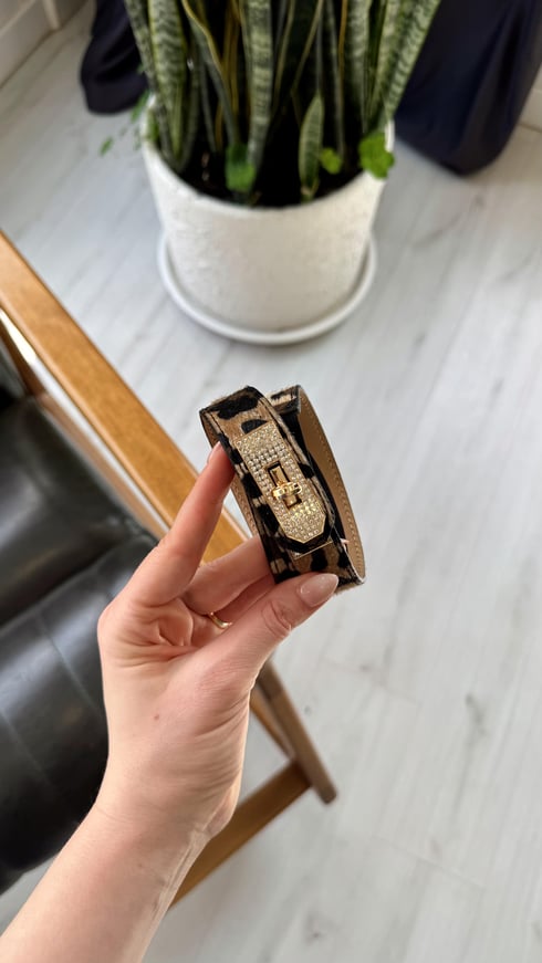 Taşlı Kilit Kemer Leo