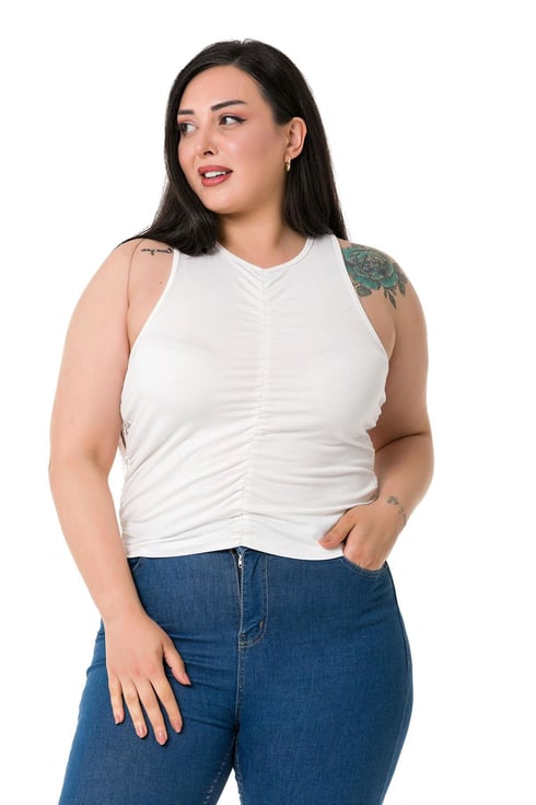 Büyük Beden Önü ve Yanları Drapeli Halter Yaka Ekru Body
