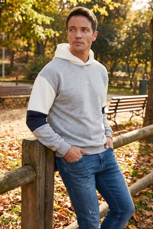 Buratti Pamuklu Relaxed Fit Kapüşonlu İçi Tüylü Yumuşak Şardonlu Erkek Sweat 5905299 GRİ MELANJ